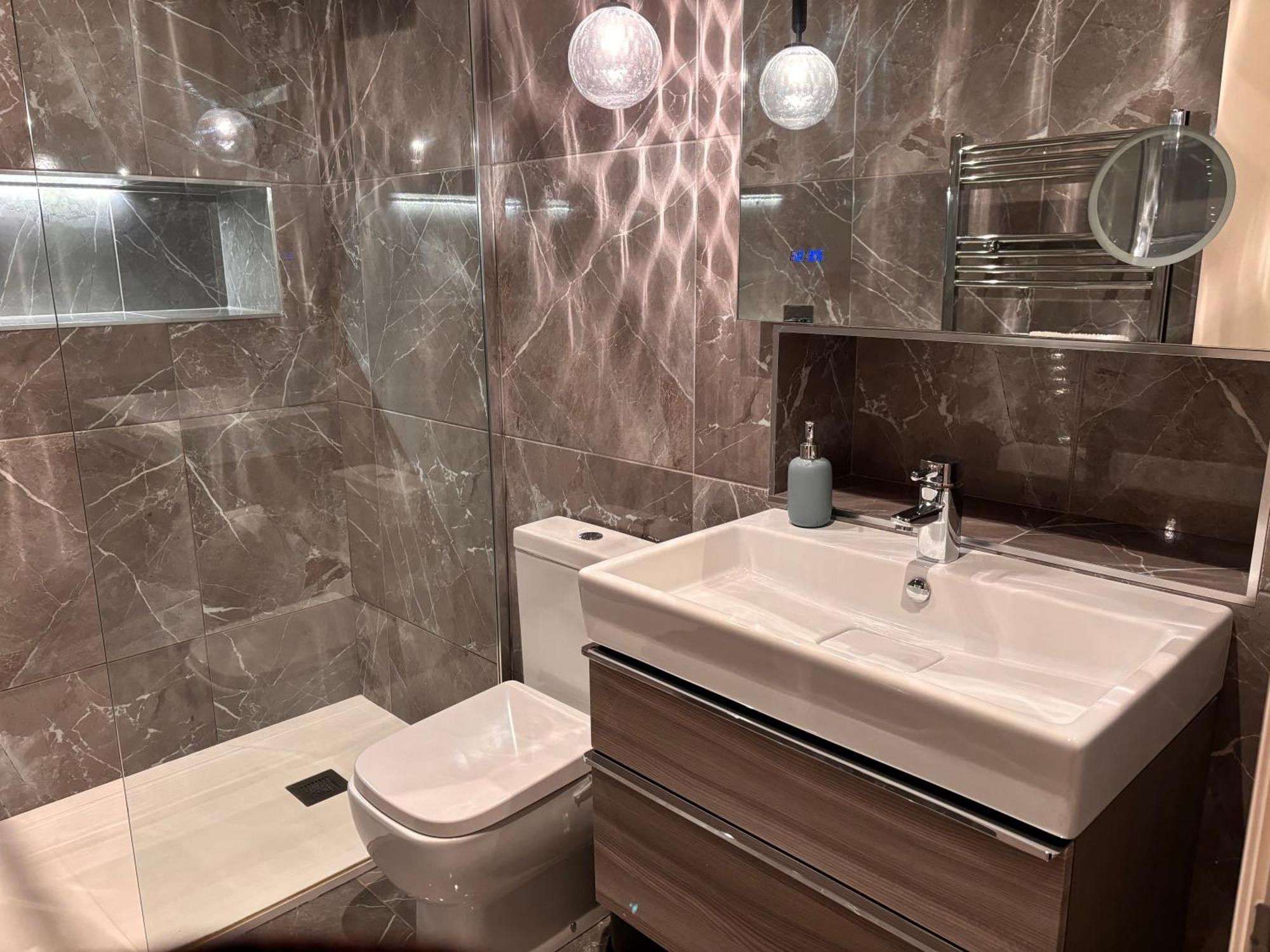 Luxurious 2 Bedroom Apartment With Sea View In Monkstown Blackrock  Zewnętrze zdjęcie
